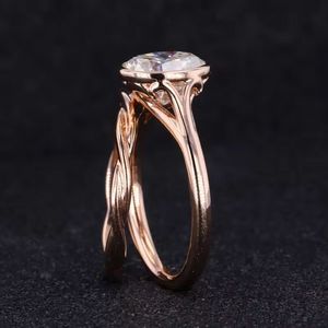 Gran oferta, anillo de diamante de moissanita de corte ovalado de Plata de Ley 925 bellamente diseñado, compromiso de boda de moda o regalo de fiesta - Product Image 4