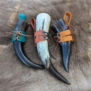 Soporte para sombrilla vikinga de alta calidad con diseño religioso elegante Cuerno para beber de cuero hecho a mano para festivales de feria R M - Product Image 1