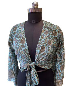 Top corto de verano modesto Sari de seda Vintage estilo bohemio Hippie hecho a mano con lazo frontal y mangas acampanadas - Product Image 1