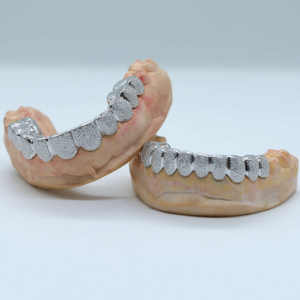 16 Dents Bling Out HipHop Grillz avec Personnalisation Qualité supérieure Dentaire Bijoux Dents Décoration Personnaliser Couleur Cadeau pour Hommes - Product Image 5