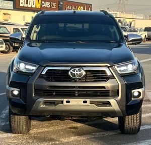 Toyota Hilux 2019 Usada en Buen Estado, Toyota Hilux GL Modificada 2.7L V4 AWD 4x4 GCC 360CAM - Encendido por Botón - Patrol - Product Image 4