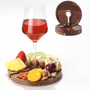 Planche ronde de charcuterie en bois d'acacia rustique poli en gros avec porte-vin couleur personnalisée pour la fête servant de la nourriture Vietnam - Product Image 1