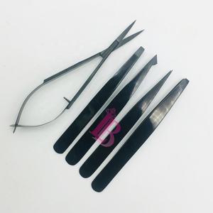 Offre Spéciale : Kit de Pinces à Épiler Noires pour Sourcils – Droites et Inclinées, Très Demandées, Personnalisables avec Votre Logo, Pinces Pointues Noires et Ciseaux à Ressort - Product Image 3