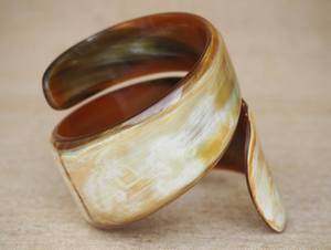 Elegante Brazalete de Cuerno de Búfalo, Joyería de Diseño, Brazalete Étnico de Cuerno de Búfalo, Artesanía Hecha a Mano - Product Image 6