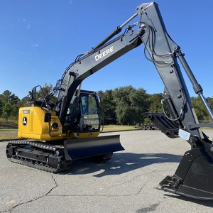 Compre una excavadora John Deeree 85G con pocas horas y una miniexcavadora en buen estado para espacios de trabajo estrechos en stock - Product Image 1