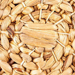 Table en jacinthe d'eau tissée à la main pour la conception unique de meubles de salon - Product Image 3