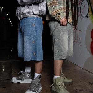 Pantalones cortos de mezclilla holgados con diamantes de imitación lavados vintage personalizados del fabricante para hombre - Product Image 2