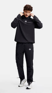 Streetwear en nylon de grande taille pour l'hiver OEM Ensemble de jogging à capuche 2 pièces Élégant Noir LOGO personnalisé Imperméable unisexe - Product Image 3