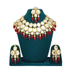 Ensemble de bijoux de mariée sertis de perles rouges Kundan et de perles, plaqué or 24 carats pour mariage - Product Image 1
