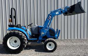 Envío Gratuito, Tractor Agrícola LS MT350E con Cargador de Enganche Rápido y Pala, 394 Horas, 4x4, Motor Diésel de 50 CV, Toma de Fuerza de 540, Enganche de 3 Puntos - Product Image 2