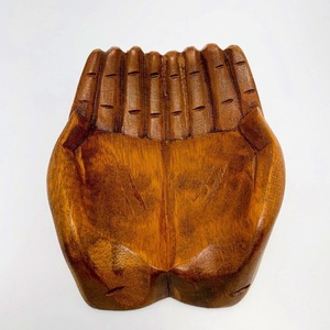 Cuenco de Madera Tallada en Forma de Mano en Oración para Altar, Regalos Espirituales y Rituales de Oración Disponibles al Mejor Precio - Product Image 1