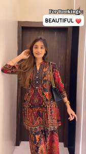 Zain Exports - Hermosos Conjuntos de Traje Reversible Modernos para Mujer con Diseño de Pantalón en Seda Banarasi para Graduación y Ocasiones Casuales - Product Image 3