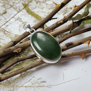 Pendentif en argent sterling 925 avec cabochon ovale en jade néphrite, vente en gros 2025 - Product Image 3