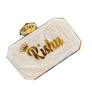 Pochette en résine avec logo personnalisé pour les marques de mode Pochette élégante en résine brillante Vente en gros de pochette en résine personnalisée au design élégant - Product Image 1