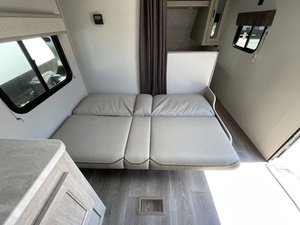 Autocaravana Usada Coach_men Cata_lina Sum_mit 261BH 2024 para Camping - Product Image 3