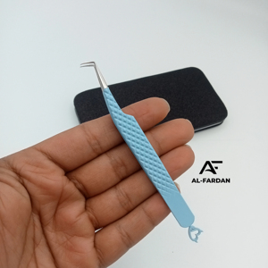 แหนบถอนขนตา90องศาสีฟ้าอ่อนพร้อมที่หนีบรูปหัวใจที่ด้านล่างด้ามจับเพชรสแตนเลส - Product Image 1