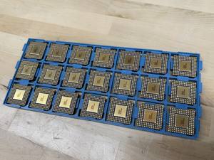 Chatarra de CPU de Cerámica Dorada de Alta Calidad de Computadoras de Austria en Venta - Product Image 3