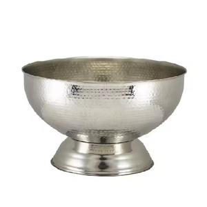 Frutero de metal real con base, que captura la esencia de la simplicidad hecha bien, combinando belleza y utilidad. - Product Image 5