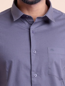 Camisa de manga larga de algodón sólido de calidad superior para hombres Combinación perfecta de comodidad y estilo para ocasiones casuales y formales - Product Image 2