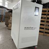 Stabilisateur de tension triphasé SVC/TNS-60KVA entièrement en cuivre pour ligne de production pharmaceutique