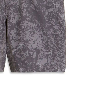 Short de sport pour homme en tissu durable, coupe ergonomique, forme sculptée, soutient les mouvements, idéal pour l'entraînement cardio et la gym. - Product Image 6