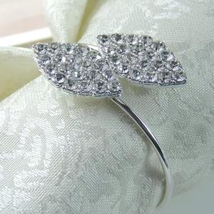 Porte-serviettes design feuille glamour avec embellissements en cristal pour décoration de table mariages fêtes hôtel utilisation - Product Image 6