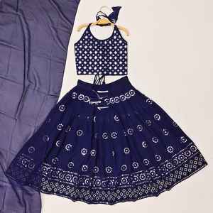 Ensemble Choli à col halterneck brodé et Lehenga plissé longueur ras du sol pour enfants Shoryam Fashion ; Qualité boutique, tenue traditionnelle indienne pour les fêtes - Product Image 1