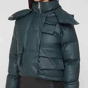 Custom Herren schwarze Polyester Outdoor Puffer Jacke für den Winter