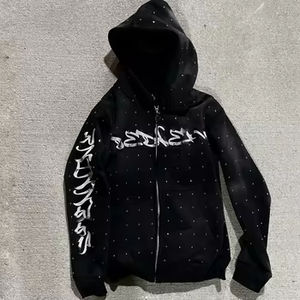 Fabricant de vêtements OEM Logo personnalisé Sweat à capuche zippé avec strass et survêtement de jogging Ensemble 2 pièces survêtements pour hommes - Product Image 3