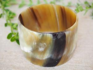 Bracelets en corne de buffle naturelle, fabrication artisanale de bijoux en corne de buffle - Product Image 6