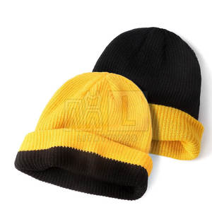 Bonnets en tricot jacquard 100% laine de qualité supérieure, best-sellers - Personnalisables, unisexes, ajustables - Product Image 3