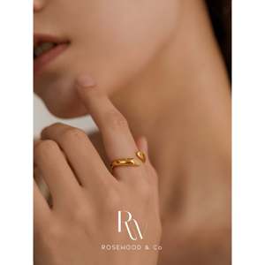 Anello Aperto Placcato Oro 18K Impermeabile, Semplice ed Elegante a Forma di Cuore, Non Ossidabile, Impilabile, Regalo Perfetto per la Mamma - Product Image 4