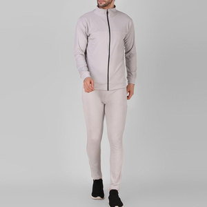 Ensemble de survêtement de sport pour hommes, tenue de jogging et de course, polyester de qualité supérieure, tissu respirant et à séchage rapide, personnalisation OEM/ODM disponible - Product Image 1