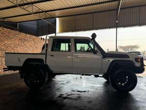 Land Cruiser 79 4.5D-4D LX 2024 Usado, SUV de 5 Plazas, Cuero, Automático, 6 Velocidades, Alta Calidad, Volante a la Derecha/Izquierda - Product Image 3