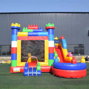 บ้านเด้งสีขาวพร้อมลูกบอลในหลุมเป่าลมหลักสูตร inflatables กระโดดปราสาทเด้งพองกระโดด