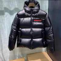 Blouson matelassé à capuche en toile noire personnalisé, style streetwear hivernal, inspiré des sororités grecques, vêtement d'extérieur chaud et coupe-vent, tendance, vente en gros