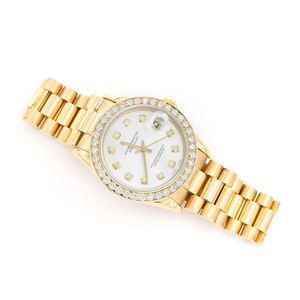 Elegante reloj de pulsera de cuarzo con esfera redonda de acero inoxidable, estilo hip hop, con incrustaciones de moissanita. - Product Image 3