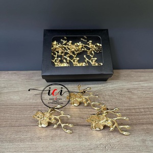 Ensemble de ronds de serviette Triangle doré stocké en acier inoxydable texturé pour les fêtes de mariage décor à la maison Restaurants dîners de Fiesta - Product Image 2