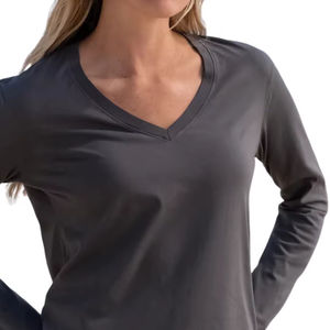 Camiseta de Manga Larga con Cuello Redondo para Mujer, Estampado Invernal, 100% Algodón Orgánico de Lujo, Preencogido, Ajuste Clásico, Suave y Premium - Product Image 5