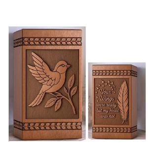 Árbol con pájaros Urna Grabado personalizado Urna de madera hecha a mano Cremación Caja funeraria Urna para amante de los pájaros - Product Image 1