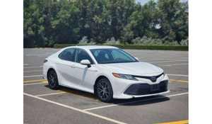 Camry Híbrido LE AWD 2022, Nuevo, Asientos de Cuero, Control de Crucero Adaptativo, Volante a la Izquierda, Neumáticos R19, Cámara Trasera de 360°, Techo Panorámico - Product Image 4