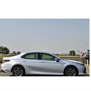 Toyota CAMRY HYBRID LE berline 2024 d'occasion, parfaitement propre, prête à être expédiée - Product Image 1