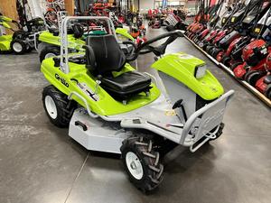 เครื่องตัดหญ้าแบบนั่งขับ Grillo Climber 10 AWD 22 ระดับมืออาชีพ ขับเคลื่อนสี่ล้อ ใช้เครื่องยนต์เบนซิน ความกว้างการตัด 22 นิ้ว ถังเก็บหญ้าด้านหลัง 200 ลิตร - Product Image 6