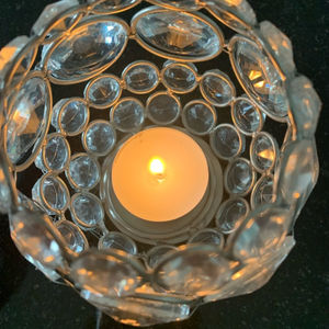 Fabuleux chandelier perlé en cristal de forme ronde grand support votif poli or bougeoir élégant pour les mariages et les événements - Product Image 3