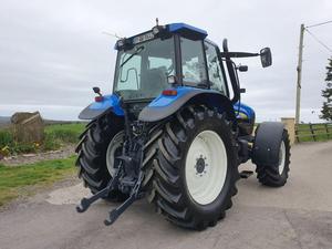 New Holland 4X4wd Tractor With Diesel Engine 100hp <b>Pump</b> Loader and Farming Equipment Agricultural Machinery - Product Image 3