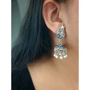 Boucles d'oreilles à la mode en argent oxydé paon en pierre bleue en gros bijoux de mode indiens boucles d'oreilles oxydées en argent - Product Image 1