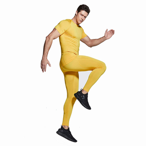 Protège-éruptions cutanées fabriqué au Pakistan en Polyester Spandex couleur jaune manches Raglan chemises de Compression extensibles - Product Image 5