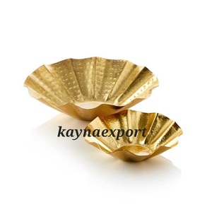 Plat à riz en aluminium artisanal plaqué or, design moderne, écologique, bord martelé, idéal pour le camping, service créatif de salades - Product Image 3