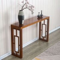 Table console en bois de conception traditionnelle avec touche antique pour l'entrée ou le couloir du vieux monde charmant