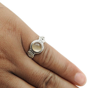 Quartz Rose Naturel Gemme 925 Argent Sterling Forme Ronde Bague Dernière Tendance Conception Bijoux Faits À La Main Pour Cadeau D'anniversaire - Product Image 4